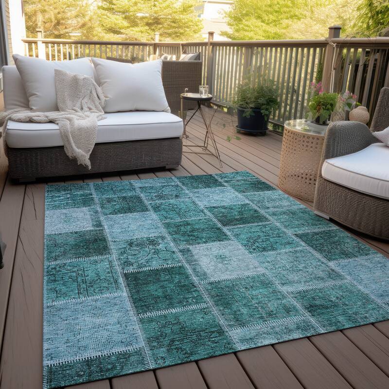 Machine Washable Indoor/ Outdoor Chantille Traditional Patchwork Rug