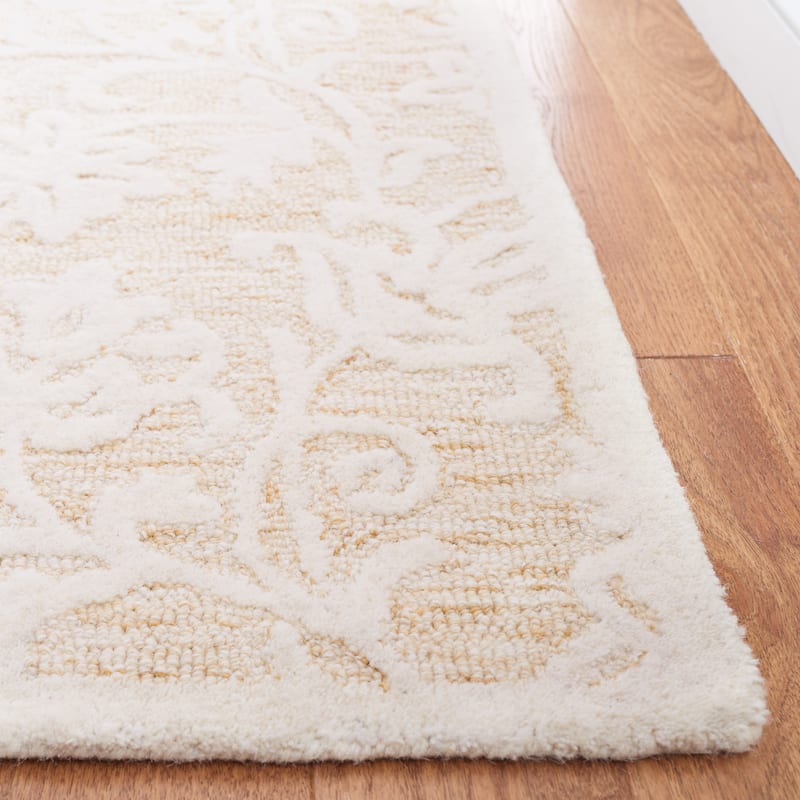 Martha Stewart by SAFAVIEH Handmade Eibhlis Wool Rug