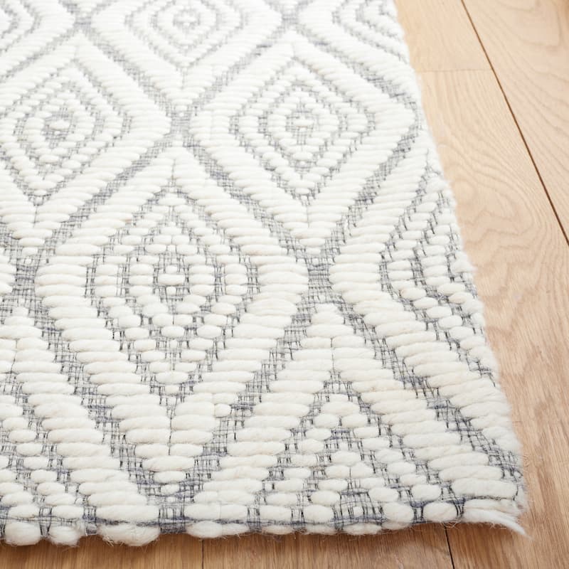 SAFAVIEH Handmade Marbella Austra Wool Rug - Grey/Ivory - 8' x 10'