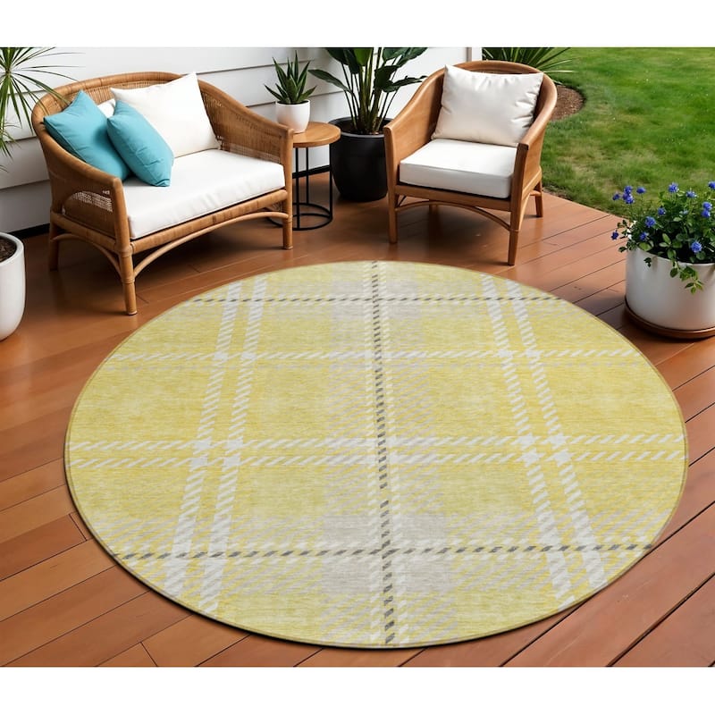 HomeRoots Plaid Transitional Rectangle Outdoor Rug - 8' Round