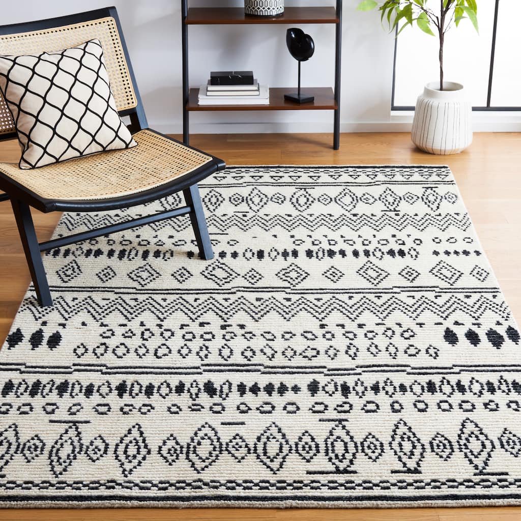 SAFAVIEH Hand-Knotted Kenya Viivi Southwestern Wool Rug