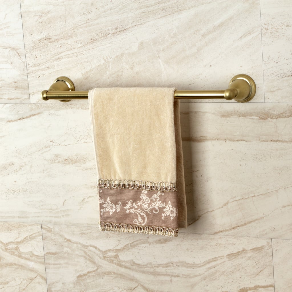 Kingston Brass Heritage 18-Inch Towel Bar