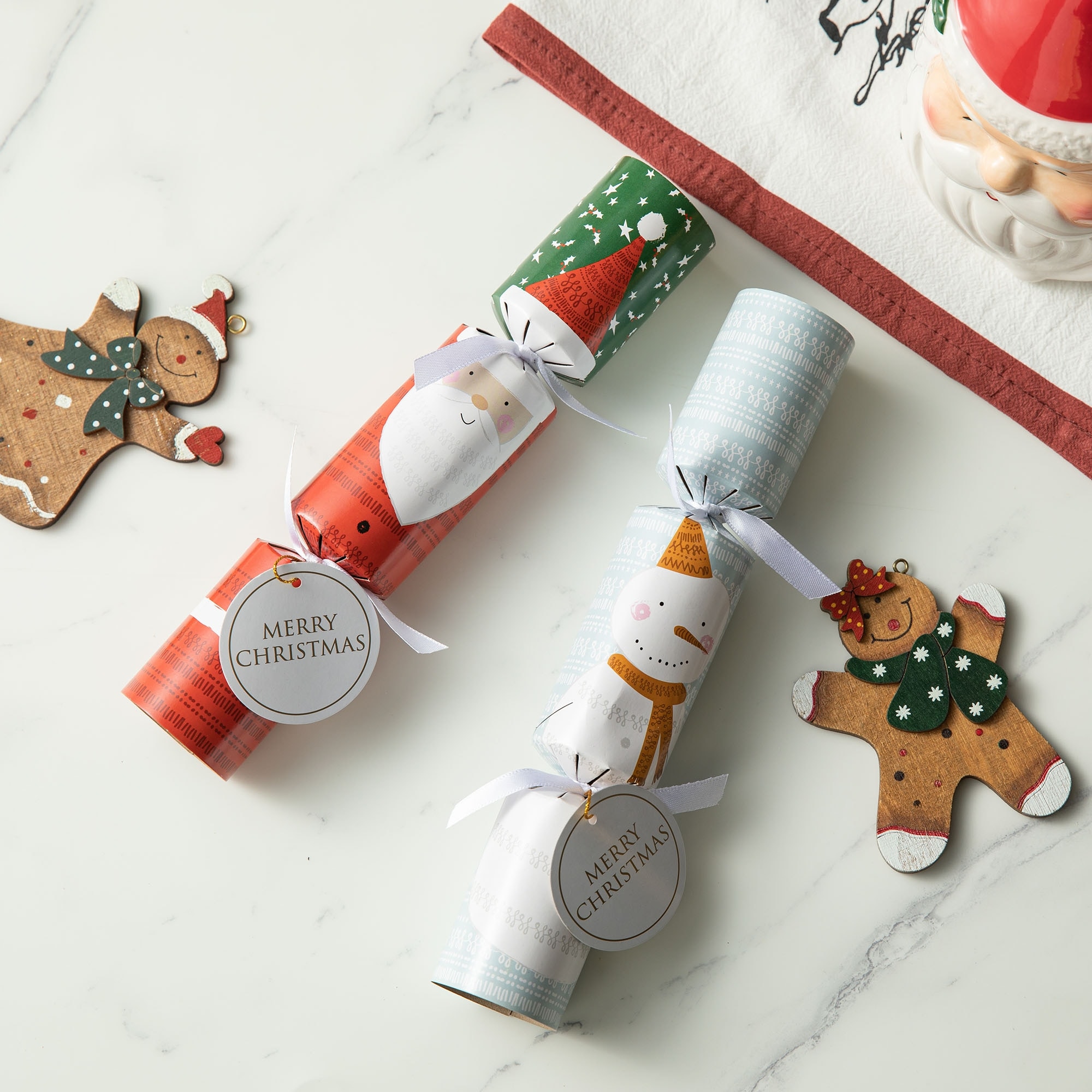 Glitzhome 8 Pack Christmas Santa Snowman Party Crackers Favor Supplies with Gift Contents for Kids