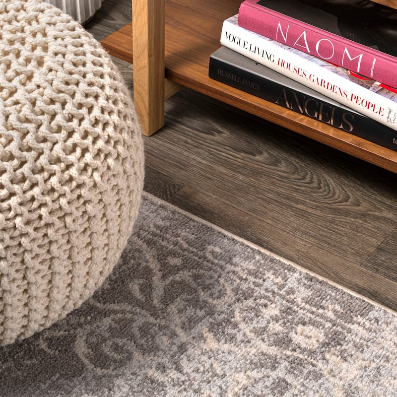 JONATHAN Y Brooklyn Filigree Medallion Area Rug