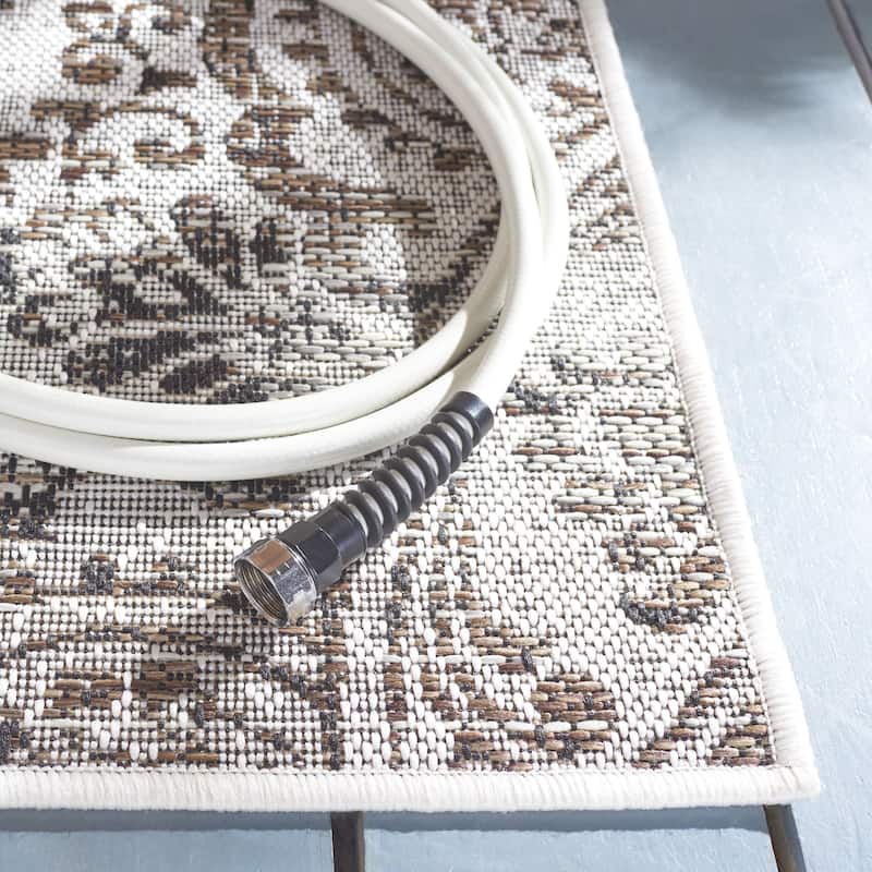 SAFAVIEH Havana Esen Medallion Indoor/ Outdoor Waterproof Rug