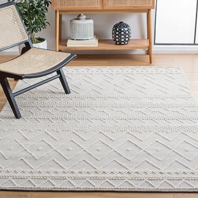 SAFAVIEH Handmade Natura Sheng Boho Wool Rug