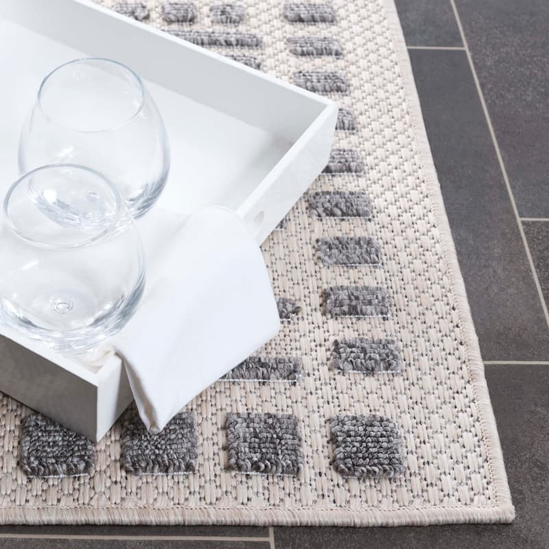 SAFAVIEH Milos Rosabelle Casual Rug
