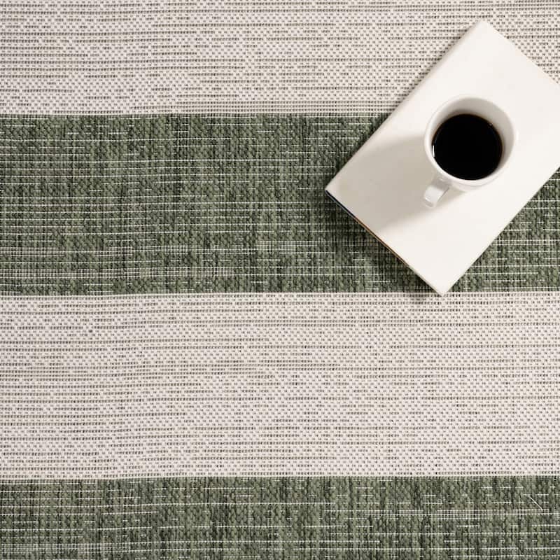 Nuloom Briaana Striped Indoor/Outdoor Area Rug
