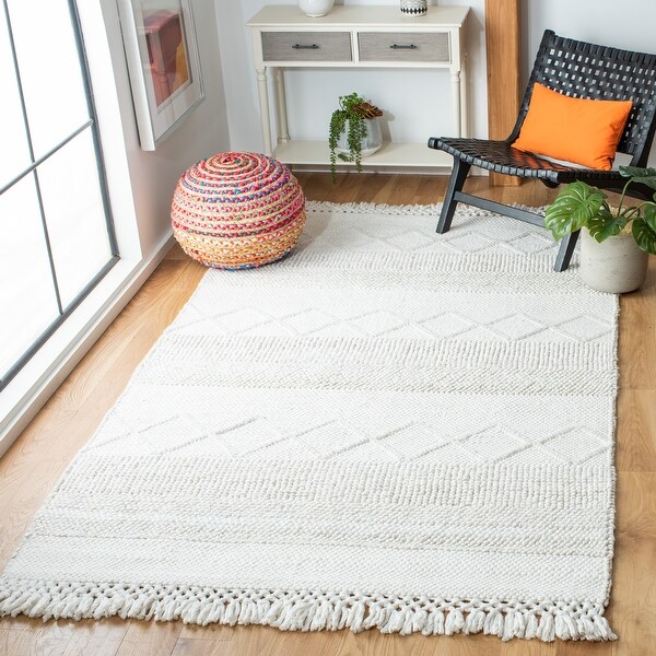 SAFAVIEH Handmade Casablanca Isgard Rug. Opens flyout.