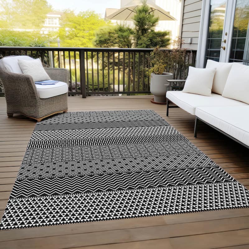 Machine Washable Indoor/ Outdoor Modern Stripes Chantille Rug