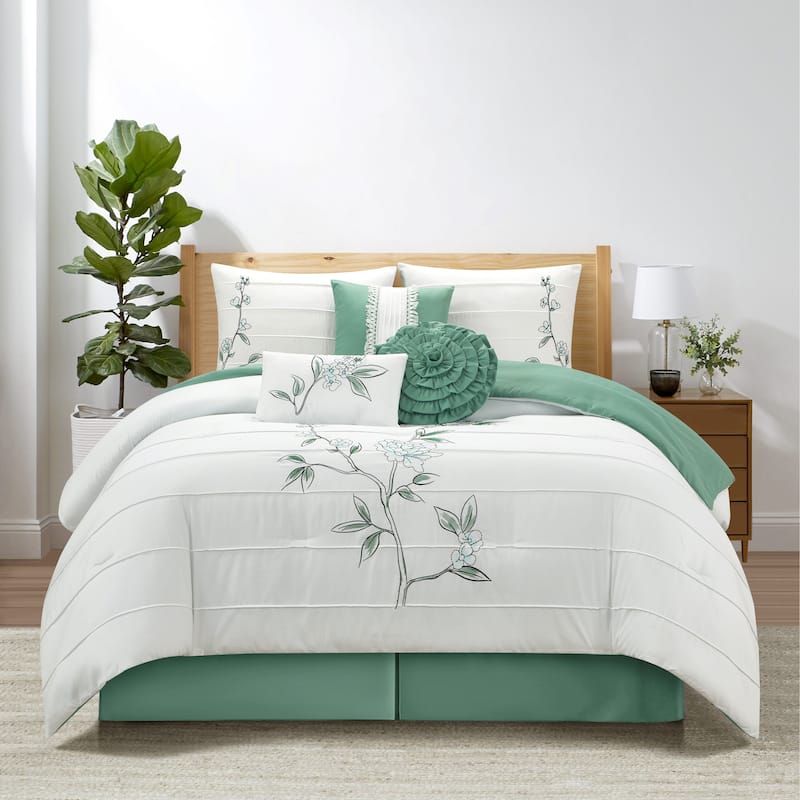 Nanshing Blair 7 Piece Botanical Comforter Set - California King - Green