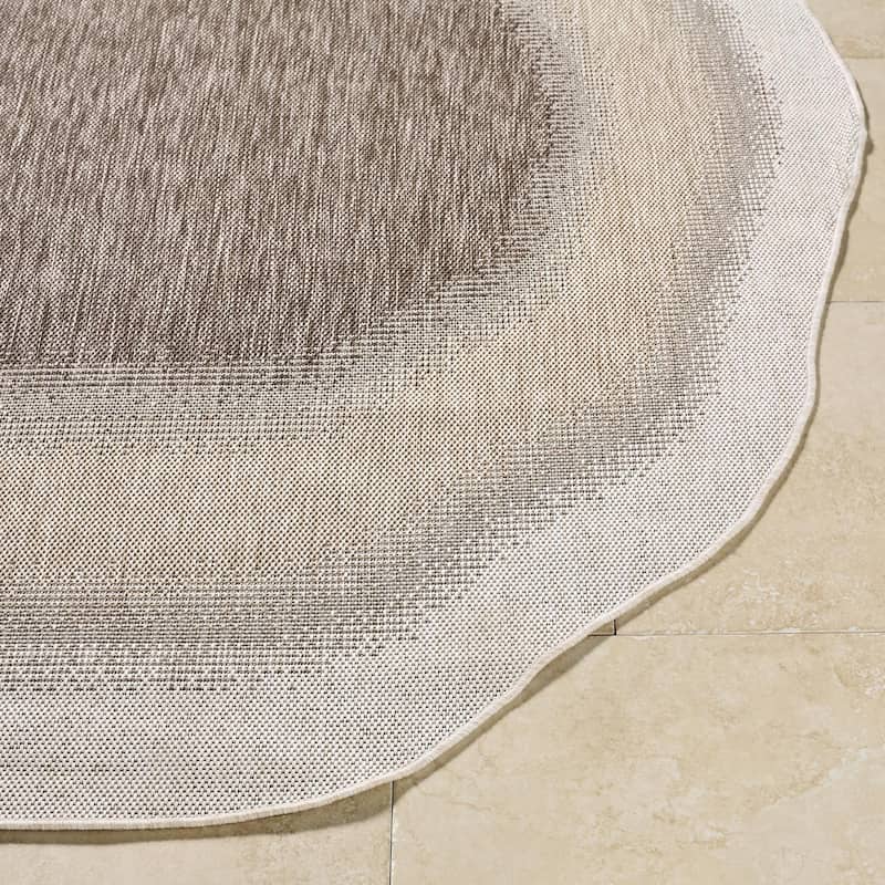 Livabliss Miami Beach Traditional Indoor/Outdoor Area Rug