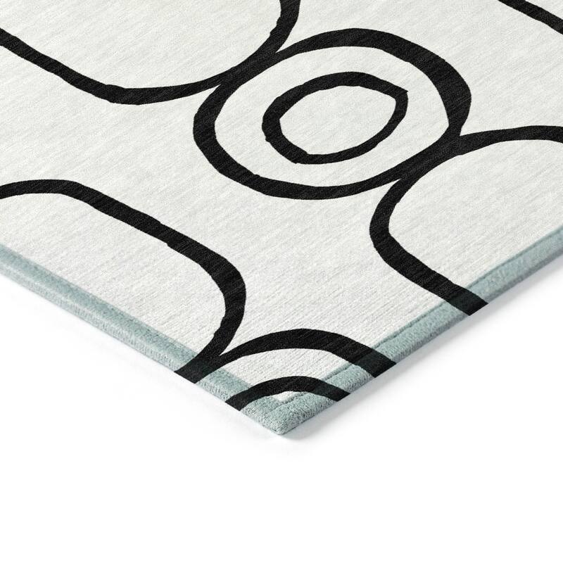 Machine Washable Indoor/ Outdoor Modern Vibe Chantille Rug