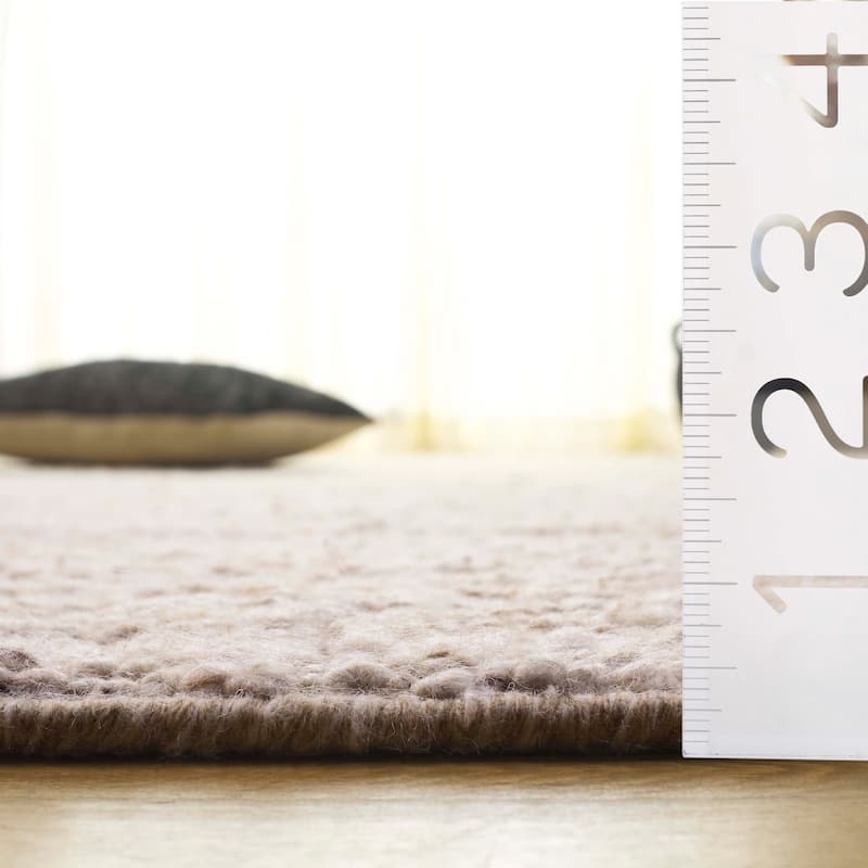 SAFAVIEH Handmade Natura Kotrina Wool Rug