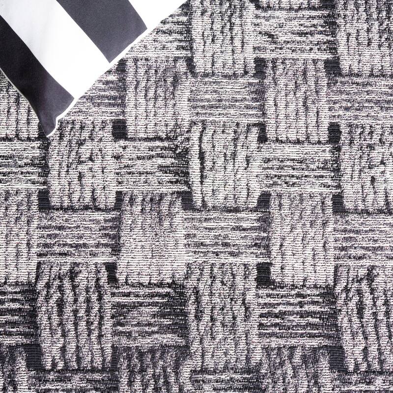 SAFAVIEH Barbados Thecla Geometric Waterproof Patio Backyard Rug