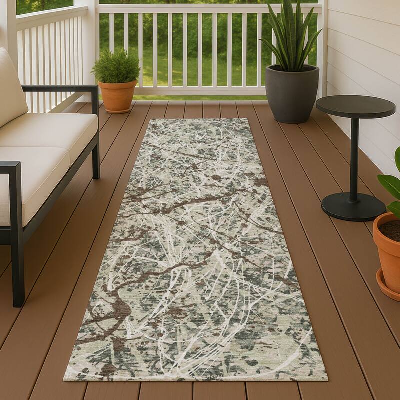 Machine Washable Indoor/ Outdoor Modern Splatter Chantille Rug - Basil - 2'3" x 7'6"