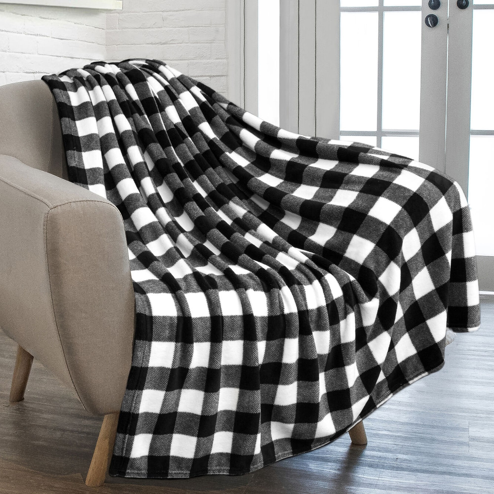 Plaid Buffalo Checker Blanket Microfiber Fleece White/Black - On Sale - Bed  Bath & Beyond - 33498640