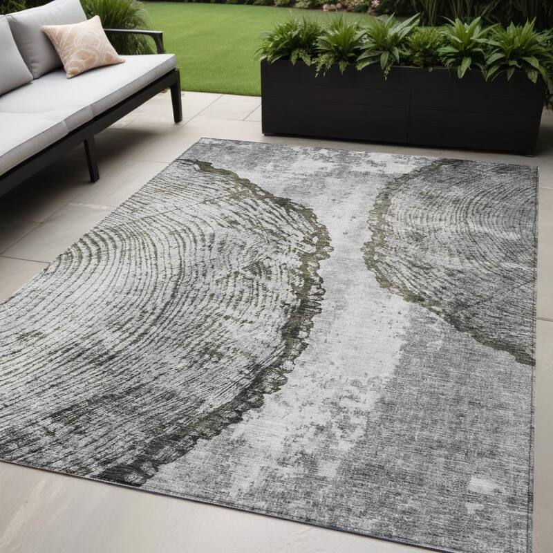HomeRoots Abstract Transitional Rectangle Outdoor Rug - 5' X 8'