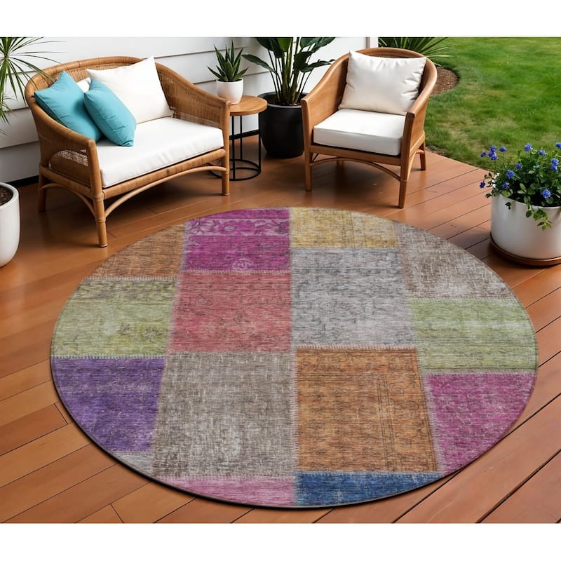 HomeRoots Patchwork Transitional Rectangle Outdoor Rug - 8' Round