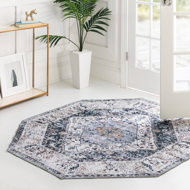Traditional Tira Collection Area Rug