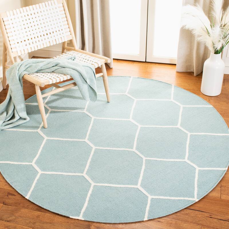 SAFAVIEH Handmade Flatweave Dhurries Walty Modern Moroccan Wool Rug - 6' Round - Light Blue/Ivory