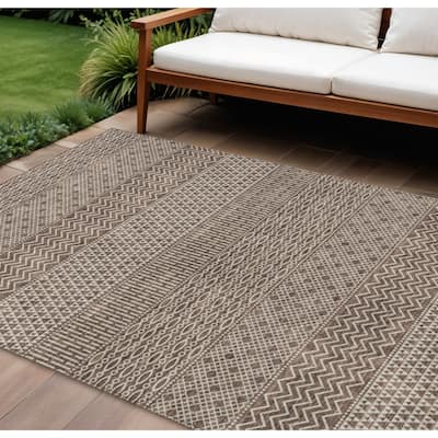 HomeRoots Chevron Modern Rectangle Outdoor Rug