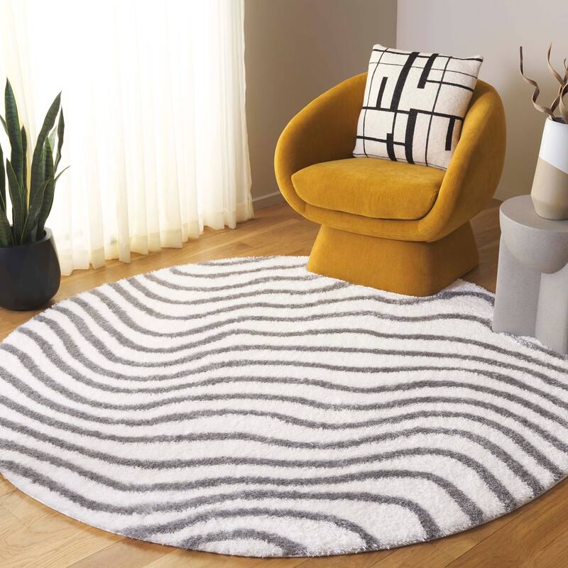 SAFAVIEH Tahoe Rica Shag Modern Stripe 1.2-inch Thick Rug - 6'7" Round - Ivory/Grey