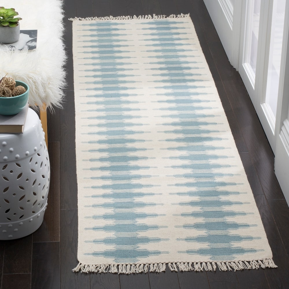 SAFAVIEH Handmade Kilim Yuliana Reut Casual Tribal Wool Rug