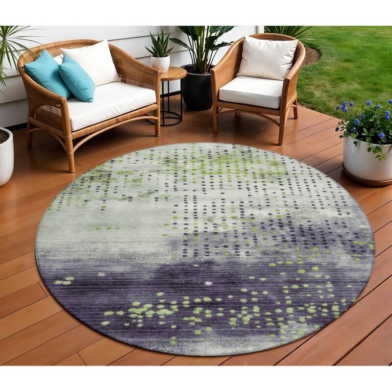 HomeRoots Geometric Transitional Rectangle Outdoor Rug - 8' Round