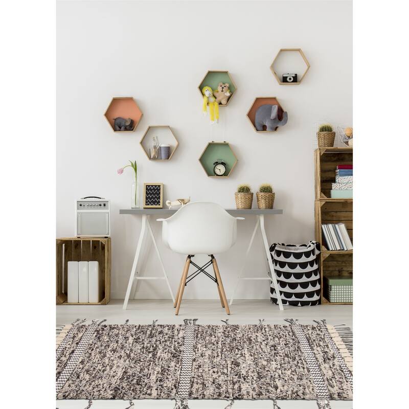 Sienna Black Rug 5'6" x 8'1" - 5'6 x 8'1