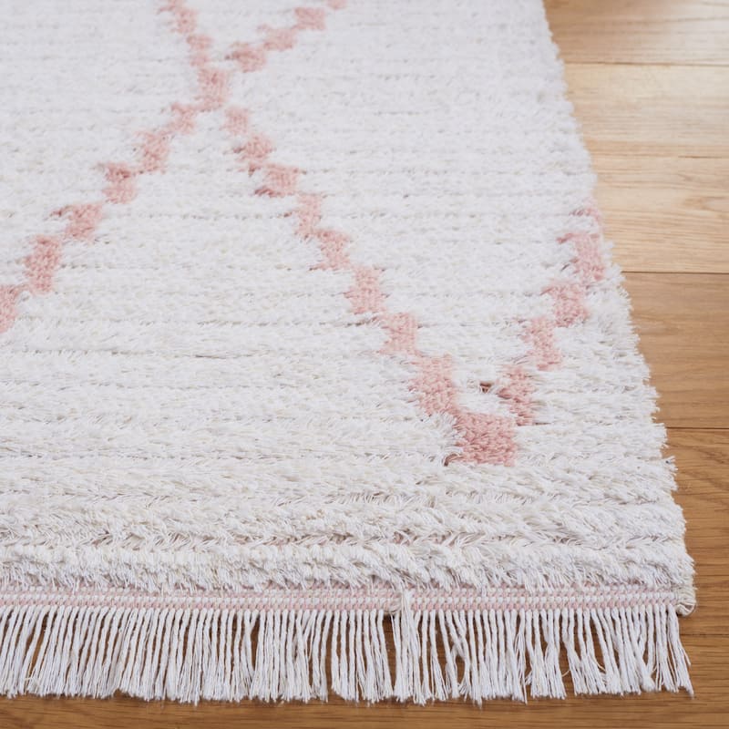 SAFAVIEH Augustine Kusum Boho Trellis Fringe Rug
