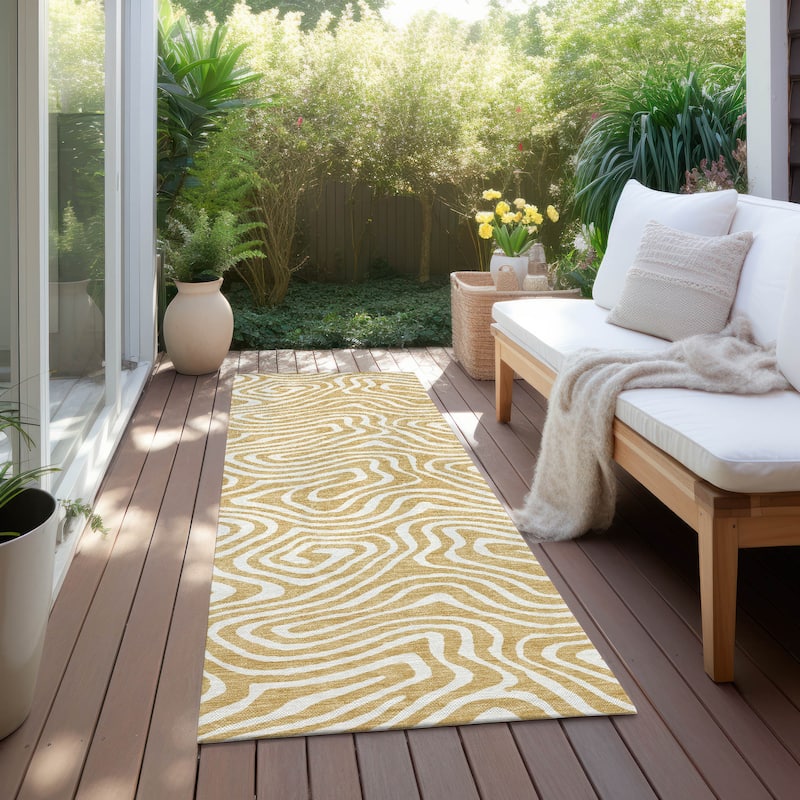 Machine Washable Indoor/ Outdoor Abstract Modern Chantille Rug - Gold - 2'3" x 7'6"