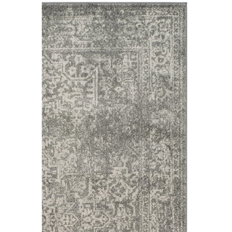 SAFAVIEH Evoke Pety Vintage Distressed Rug