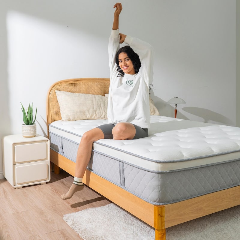 Breathable Memory Foam & Spring Mattress - Medium Firm - CertiPUR Certified