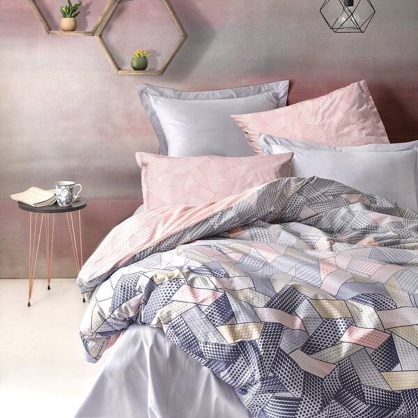 https://ak1.ostkcdn.com/images/products/is/images/direct/70eec2c3e06e8c7845f083714ee7603e654a6ac5/SUSSEXHOME-Blush-in-Gray-Full-Size-Duvet-Cover-Set%2CHypoallergenic.jpg?impolicy=medium