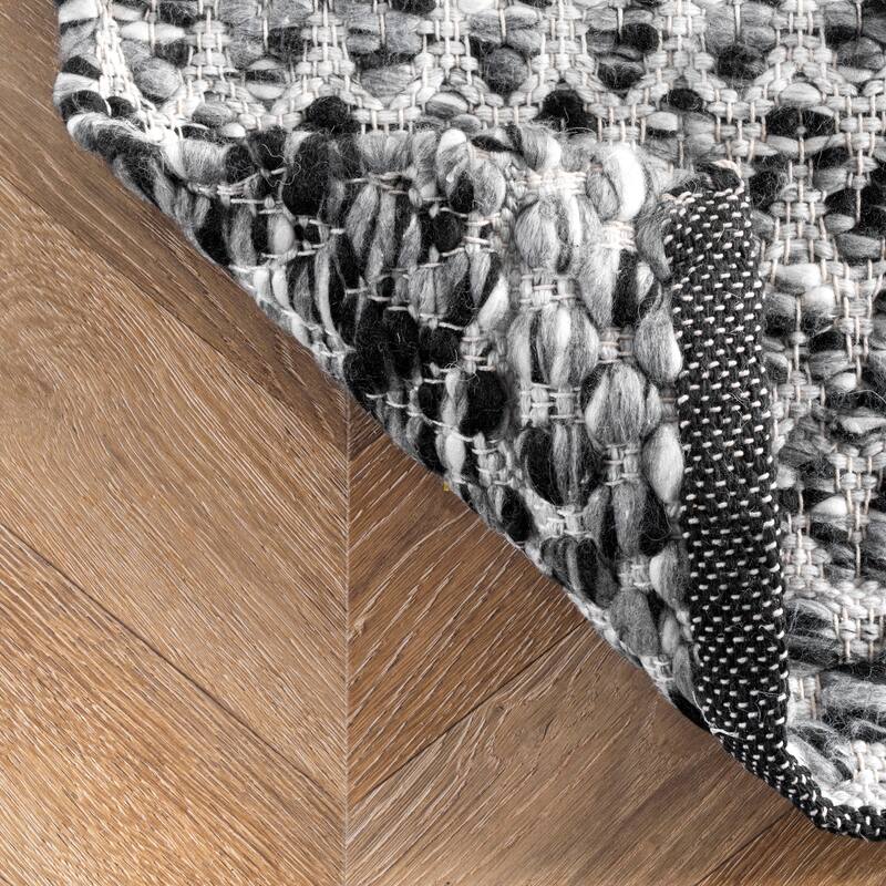Nuloom Natosha Indoor/Outdoor Chevron Striped Area Rug