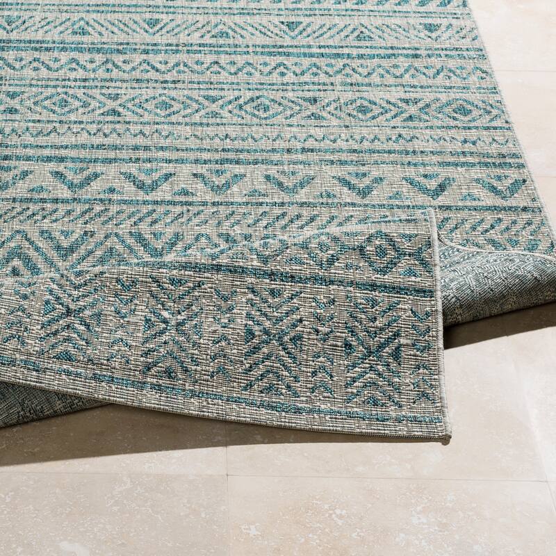 Artistic Weavers Powlett Vintage Southwestern Indoor/ Outdoor Area Rug
