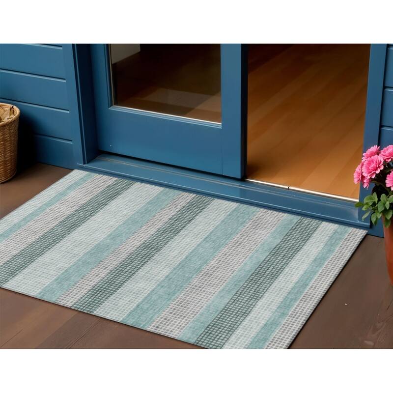 HomeRoots Striped Transitional Rectangle Outdoor Rug - 3' x 5'