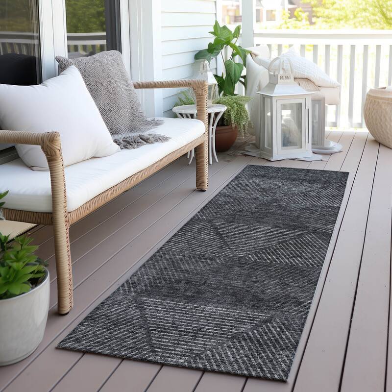 Machine Washable Indoor/ Outdoor Chantille Contemporary Prism Rug - Charcoal - 2'3" x 7'6"