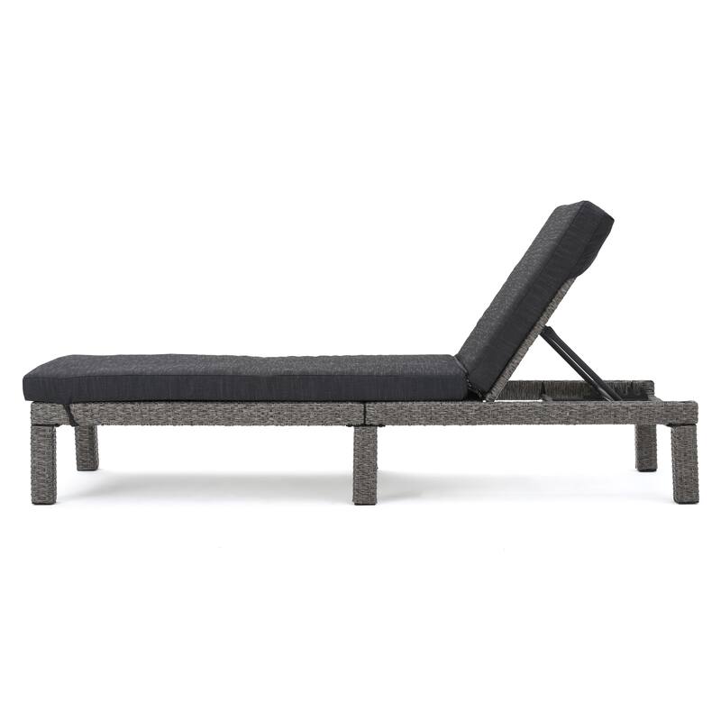 Outdoor Wicker Chaise Lounge Chair Recliner with Cushion for Patio Garden Beachside