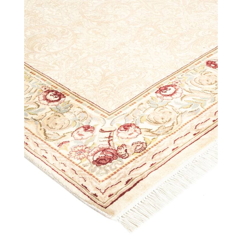 Overton Handknotted Wool Traditional Oriental Ivory Area Rug - 4' x 6'
