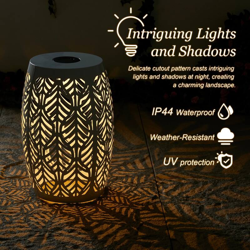 Glitzhome 18"H Outdoor Metal Side Table Garden Stool with Solar Lights