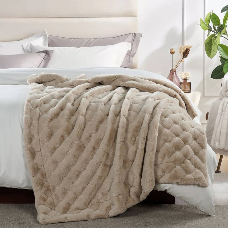 Christmas jacquard imitativerabbit fauxfur throw 50"x60" - 50"x60" - Cream