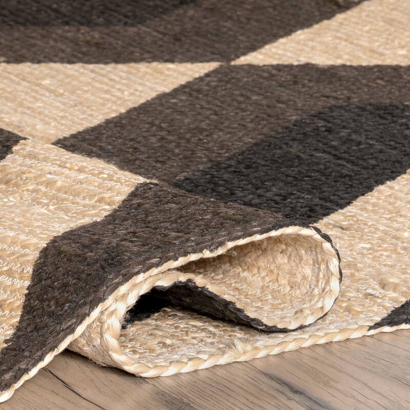 Nuloom Bretta Geometric Braided Jute Area Rug