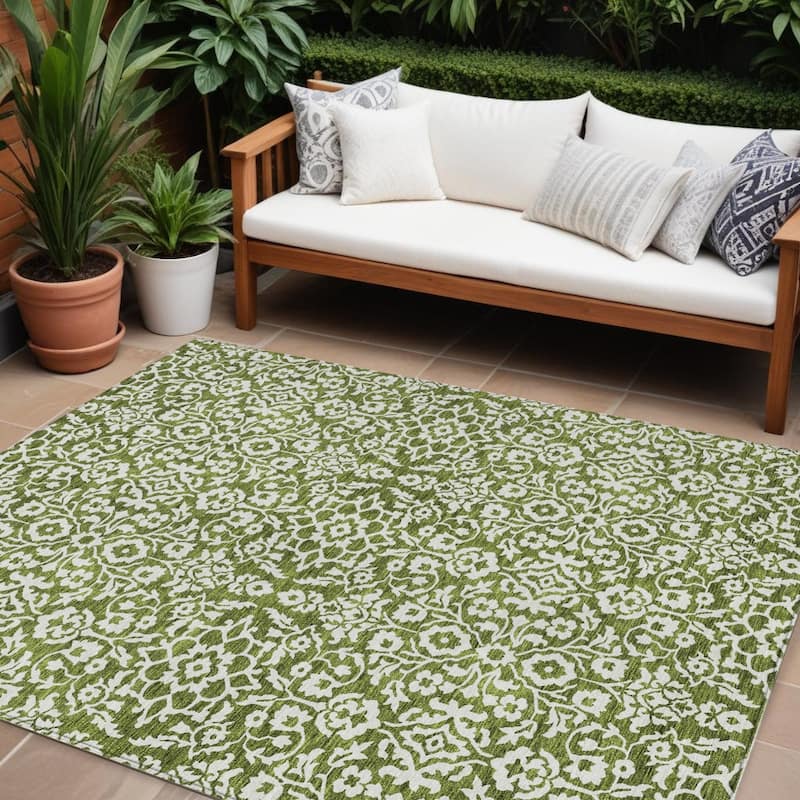 HomeRoots Damask Traditional Rectangle Outdoor Rug - 8' X 10'