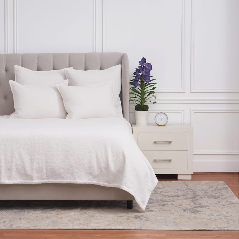 Chander Dove Queen Coverlet