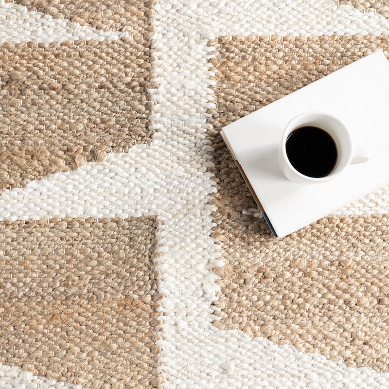 Nuloom Esti Geometric Jute Area Rug
