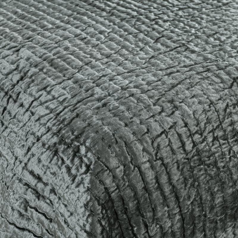 Villa by Classic Home Dimitry 3-Piece Velvet Quilt Set