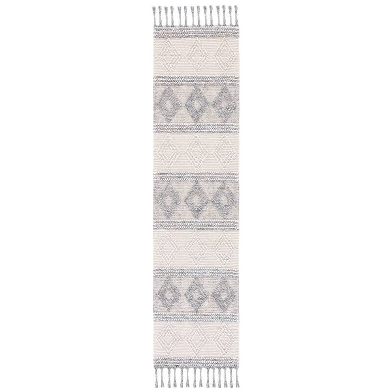 SAFAVIEH Handmade Natura Gerdje Wool Braided Tassel Rug