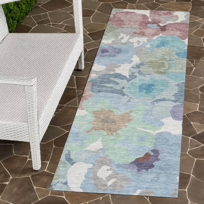 Machine Washable Indoor/ Outdoor Floral Bonnet Chantille Rug - Silver - 2'3" x 7'6"